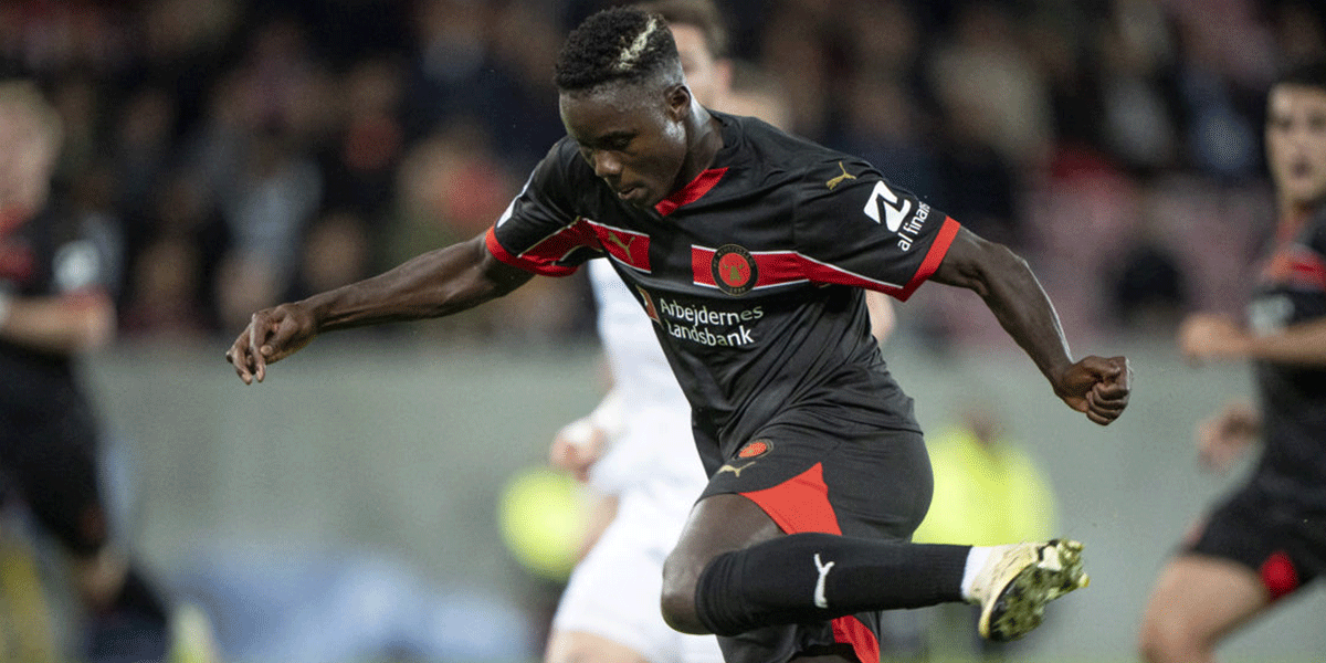 The Rising Star, the Contract Puzzle, and the Push for Trophies