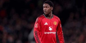 Kobbie Mainoo Set to Shine Under Michael Carrick at Manchester United