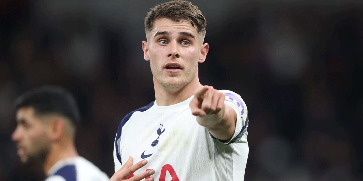 Liverpool Eyes Micky van de Ven to Strengthen Defence